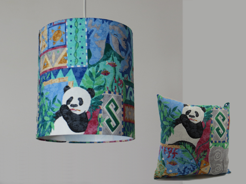 Handmade Lampenschirm "Panda" fürs Kinderzimmer Ø 28 cm mit passendem Kissen im Set